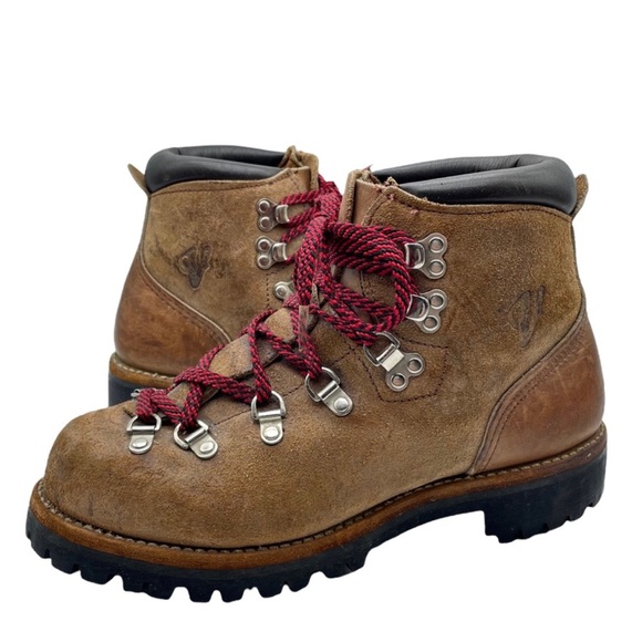 Vintage Shoes - Vintage Vasque Hiking Boots Vibram Soles Brown Suede Leather Red Laces 7 A